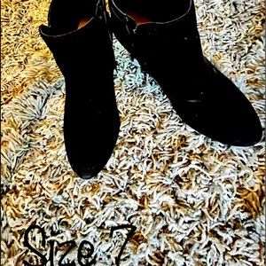 Ankle booties size 7
